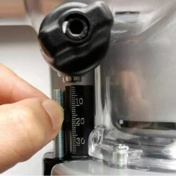 CMT - CMT7E - Défonceuse Professionnelle Plongeante 2400 W - Vitesse Variable électronique -Magasin D'Outils Pour La Maison De Qualité CMT7E Defonceuse avec butees millimetriques de profondeu