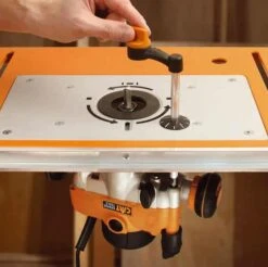 CMT - CMT8E - Défonceuse Plongeante 1010 W à Vitesse Variable -Magasin D'Outils Pour La Maison De Qualité CMT8E Defonceuse montee sous table