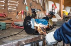 Scheppach - SM150LB Touret - Meule Ø 150 Mm - 400 W (Brosse Métallique Et Meule Sèche) 13 Scheppach - SM150LB Touret - Meule Ø 150 Mm - 400 W (Brosse Métallique Et Meule Sèche) -Magasin D'Outils Pour La Maison De Qualité En promo SCHEPPACH Touret SM150LB Meule o 150 mm 400 W B 2