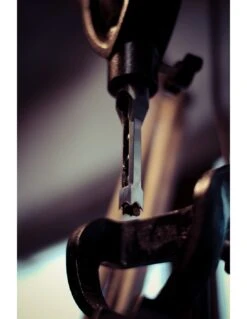 HOLZPROFI - KTPM Kit De Transformation Perceuse à Colonne En Mortaiseuse à Bédane Carré -Magasin D'Outils Pour La Maison De Qualité HOLZPROFI KTPM Kit de transformation perceuse a colonne 1