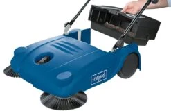 SCHEPPACH - S700 - Balayeuse Mécanique - Largeur 700 Mm - Bac 16 Litres -Magasin D'Outils Pour La Maison De Qualité S700 Balayeuse mecanique semi industrielle Scheppach 1