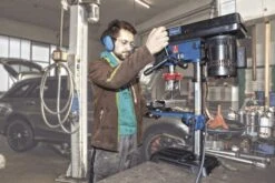 SCHEPPACH - DP16SL Perceuse D'établi - 230V 50Hz 550W - 16mm + 1 étau Offert ! -Magasin D'Outils Pour La Maison De Qualité SCHEPPACH DP16SL Perceuse d etabli 230V 50Hz 550W 16mm 1 6