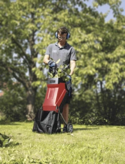 Scheppach - GS55 Broyeur De Végétaux Electrique 230V 2400 W - Diamètre De Coupe Max. ø45 Mm -Magasin D'Outils Pour La Maison De Qualité Scheppach GS55 Broyeur de vegetaux Electrique 230V 2400