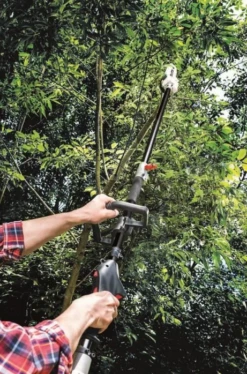 Scheppach - MFH3300-4P Outil Multi-fonction 4 En 1 Moteur 2 Temps De 51,7 Cm³ (Coupe-bordure, Débroussailleuse, Taille-haie, élagueuse) 8 Scheppach - MFH3300-4P Outil Multi-fonction 4 En 1 Moteur 2 Temps De 51,7 Cm³ (Coupe-bordure, Débroussailleuse, Taille-haie, élagueuse) -Magasin D'Outils Pour La Maison De Qualité Scheppach MFH3300 4P Outil Multi fonction 4 en 1 Moteur