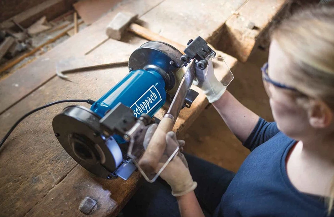 Scheppach - SM150LB Touret - Meule Ø 150 Mm - 400 W (Brosse Métallique Et Meule Sèche) 7 Scheppach - SM150LB Touret - Meule Ø 150 Mm - 400 W (Brosse Métallique Et Meule Sèche) – Image 7