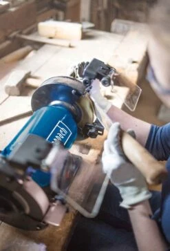 Scheppach - SM150LB Touret - Meule Ø 150 Mm - 400 W (Brosse Métallique Et Meule Sèche) 16 Scheppach - SM150LB Touret - Meule Ø 150 Mm - 400 W (Brosse Métallique Et Meule Sèche) -Magasin D'Outils Pour La Maison De Qualité Scheppach SM150LB Touret Meule o 150 mm 400 W Brosse met 2