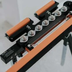 BATAVIA - Tréteau Multifonctions 4 En 1 - Charge Maximale 200 Kg -Magasin D'Outils Pour La Maison De Qualité Table de travail multifonctions avec rouleaux et billes