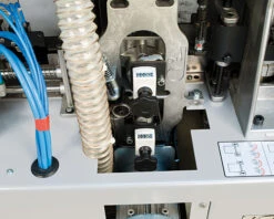 VIRUTEX - EB140 Plaqueuse De Chants à Bac De Colle 230V Ou 400V - Ecran Tactile -Magasin D'Outils Pour La Maison De Qualité VIRUTEX EB140 Plaqueuse de chants a bac de colle 230V 3